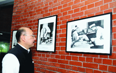 মহাত্মা গান্ধীকে নিয়ে আলোকচিত্র প্রদর্শনী