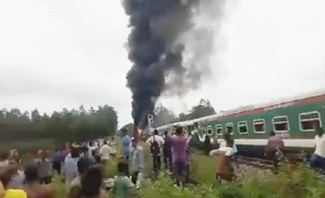 ট্রেনের ইঞ্জিনে আগুন, আখাউড়া-সিলেট রেলপথ বন্ধ