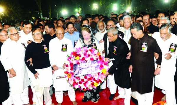 ভাষা শহীদদের প্রতি খালেদা জিয়ার শ্রদ্ধা