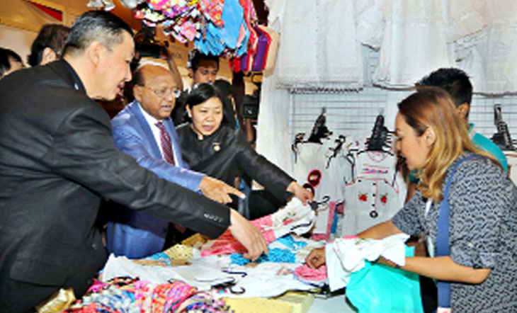 থাই পণ্যের প্রদর্শনীর উদ্বোধন বাণিজ্যমন্ত্রীর