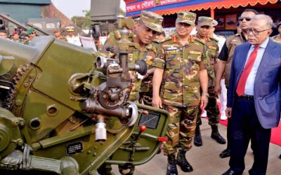 রাষ্ট্রপতির সমরাস্ত্র প্রদর্শনী পরিদর্শন