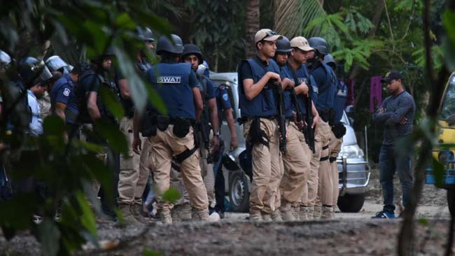 সীতাকুণ্ডে ‘জঙ্গি আস্তানায়’ পুলিশের অভিযানে নিহত ৪