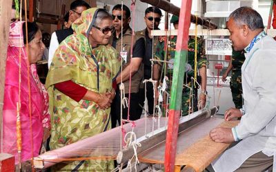 তাঁতশিল্পকে আধুনিক ও উন্নত করার তাগিদ প্রধানমন্ত্রীর