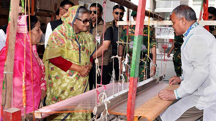 তাঁতশিল্পকে আধুনিক ও উন্নত করার তাগিদ প্রধানমন্ত্রীর