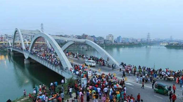বৈশাখে উৎসবমুখর হাতিরঝিল