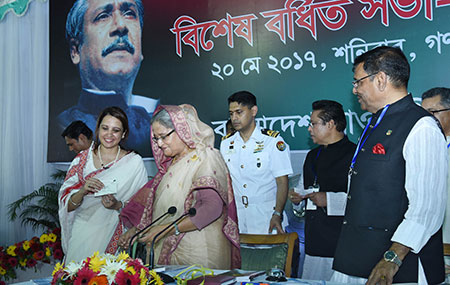 দলীয় সদস্য পদ নবায়ন করলেন শেখ হাসিনা