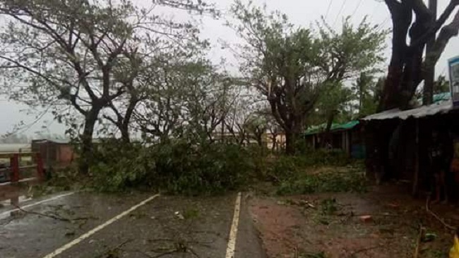 ঘূর্ণিঝড় মোরা দুর্বল হয়ে পরিণত হচ্ছে নিম্নচাপে