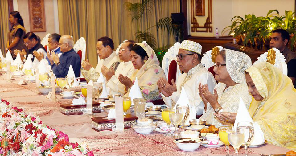 প্রধানমন্ত্রীর সম্মানে রাষ্ট্রপতির ইফতার