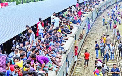 এবার ঢাকা ছাড়ার পর ভোগান্তি শুরু, তবুও চাই প্রিয়জনের সান্নিধ্য
