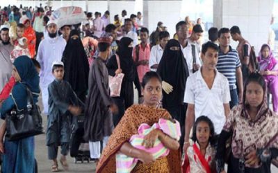 ঈদ শেষে ঢাকায় ফিরছে মানুষ