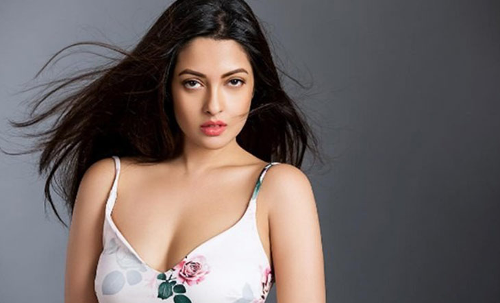 হনিমুনের ঘনিষ্ঠ ছবি ভক্তদের জন্য শেয়ার করলেন রিয়া
