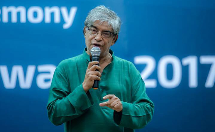 ইন্টারনেটের দাম কমানোই হবে প্রথম কাজ