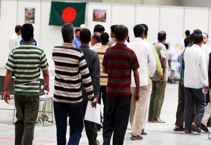 প্রবাসী অন্তরের আনন্দ বেদনার কাব্য