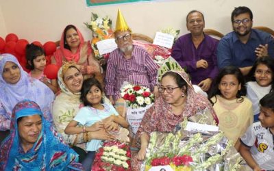 ফুলেল ভালোবাসায় সিক্ত কবি আল মাহমুদ