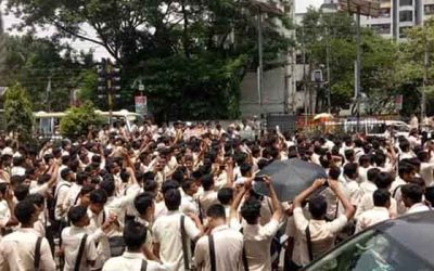 চোখ খুলে দিয়ে গেল তারুণ্য