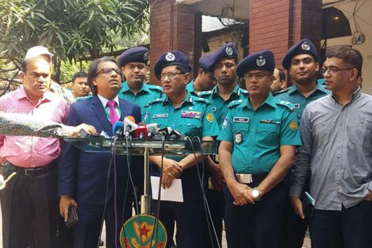 ঢাবিতে ২৪ ঘণ্টা বহিরাগত প্রবেশ নিষিদ্ধ, ৭ স্পটে তল্লাশি
