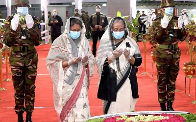 বঙ্গবন্ধুর প্রতিকৃতিতে প্রধানমন্ত্রীর শ্রদ্ধা