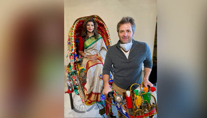 নিউইয়র্কের আর্টিস্ট গ্যালারিতে বাংলাদেশের রিকশা প্রদর্শনী