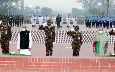স্বাধীনতার সুবর্ণজয়ন্তীতে শহীদ স্মরণে রাষ্ট্রপতি ও প্রধানমন্ত্রীর শ্রদ্ধা