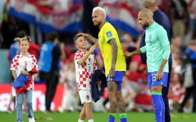 ব্রাজিলকে হারিয়ে সেমিফাইনালে ক্রোয়েশিয়া