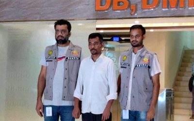 মিল্টন সমাদ্দারকে গ্রেপ্তার করছে ডিবি