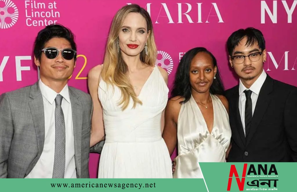 নিউ ইয়র্কে তিন সন্তান নিয়ে রেড কার্পেট মাতালেন জোলি