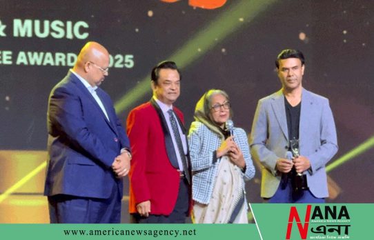 জমকালো আয়োজনে ঢাকায় ‘ঢালিউড ফিল্ম  অ্যান্ড মিউজিক অ্যাওয়ার্ড’ অনুষ্ঠিত